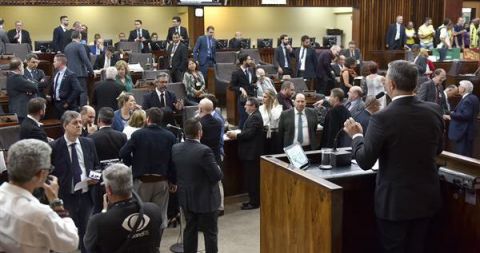 Deputados do RS aprovam PEC que altera previdência Grupo Amanhã