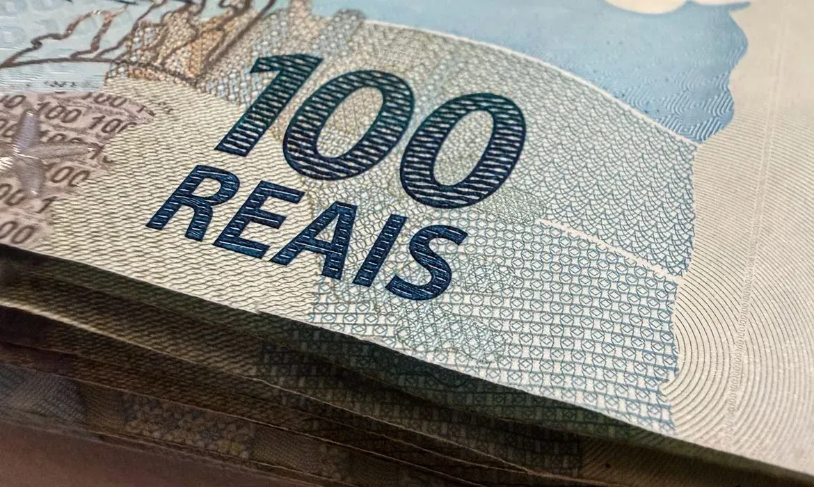 Poupança tem retirada de R$ 10,5 bilhões em agosto.webp
