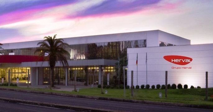 Transações bancárias por celular aumentam 24% em 2018