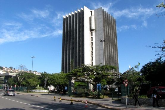 Tribunal de Justiça de SC suspende processo de impeachment de Moisés
