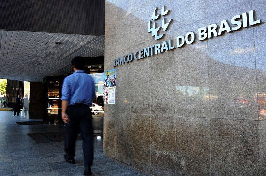 Banco Central prevê cortes de juros mais espaçados