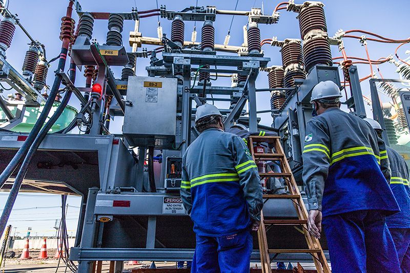 PR investe R$ 820 milhões para modernizar distribuição de energia