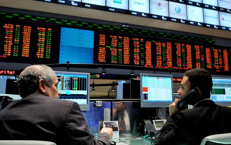 Ibovespa volta a apresentar queda com questão fiscal