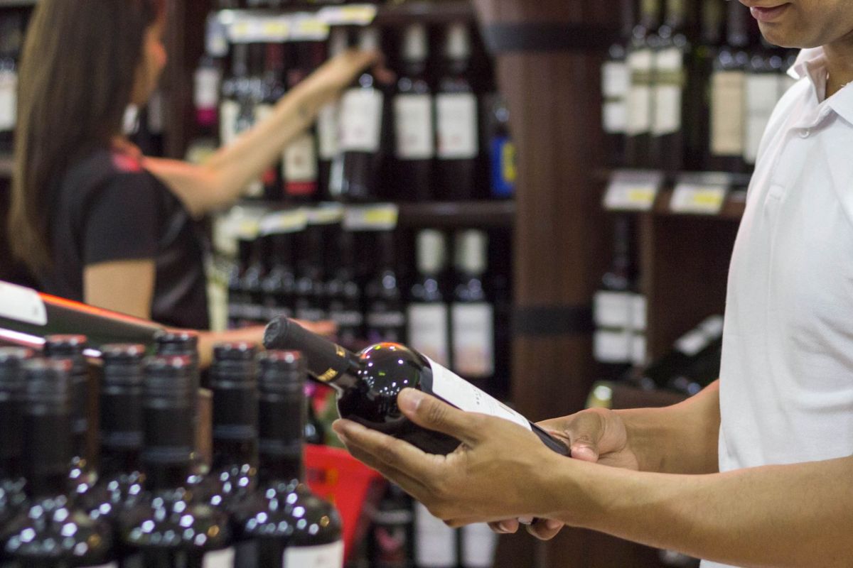 Vinho encarece em Curitiba e fica mais barato em Porto Alegre