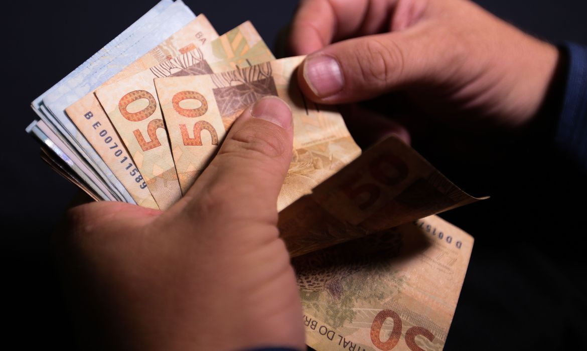 Atividade econômica tem alta de 1,06% em agosto