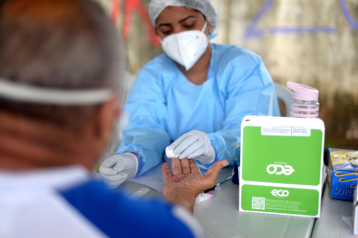 Confiança do comércio volta ao patamar de otimismo após seis meses
