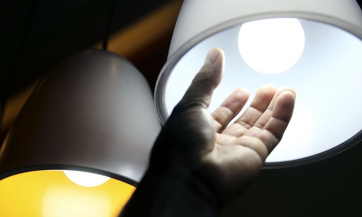 Conta de luz ficará mais cara em dezembro