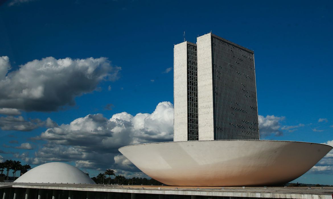 Câmara aprova PL para ajuda fiscal a Estados e municípios
