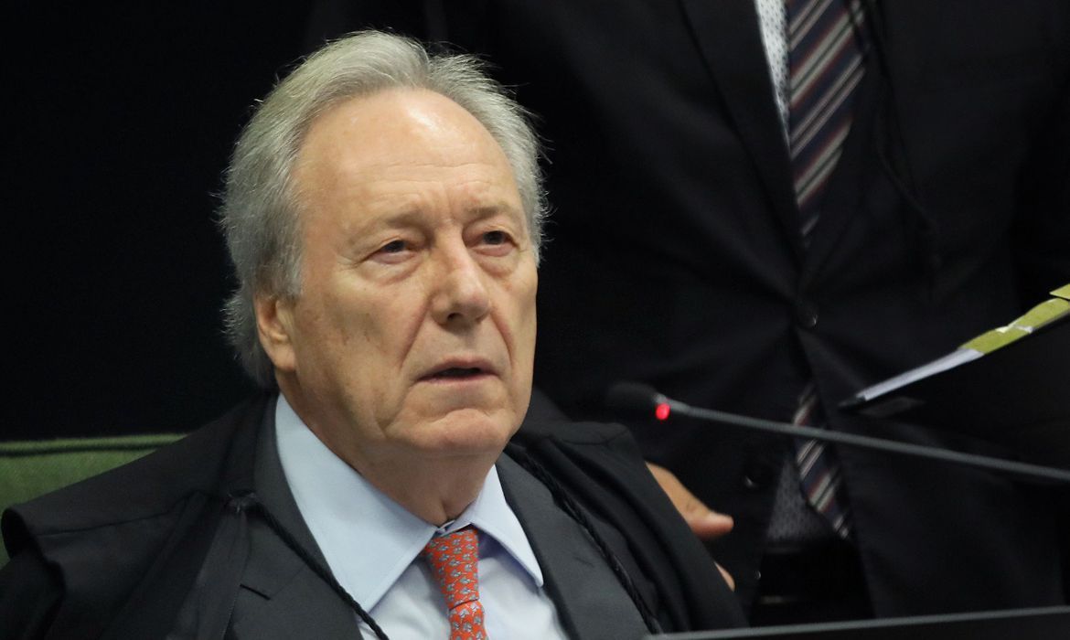 Lewandowski mantém vigência de medidas de combate à pandemia