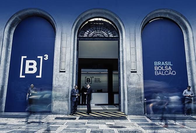 Bolsa supera os 122 mil pontos e encerra em nível recorde