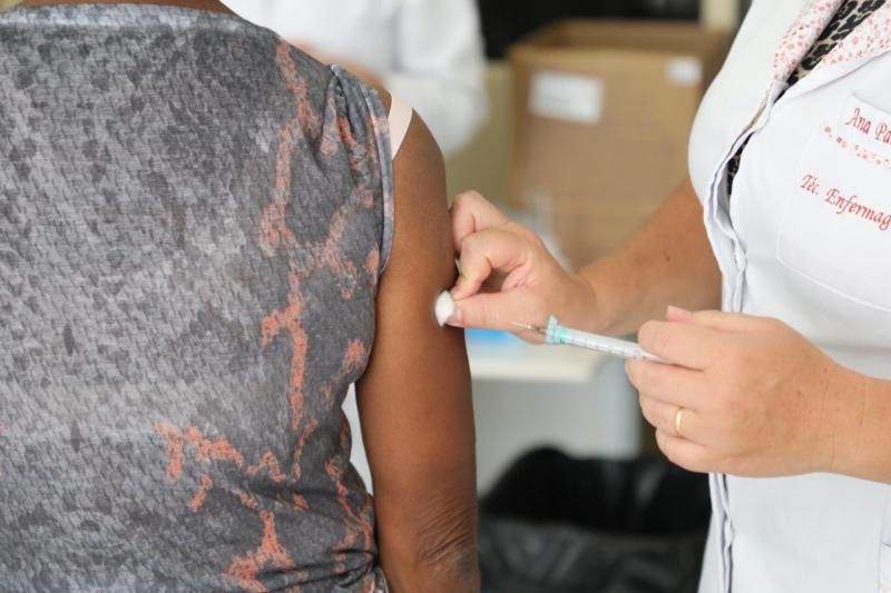 Anvisa aprova uso emergencial da CoronaVac e da vacina de Oxford