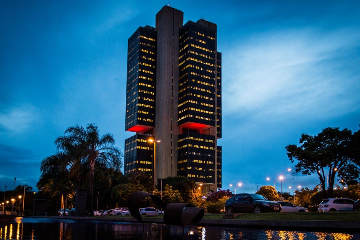 BC decide manter juros básicos em 2% ao ano