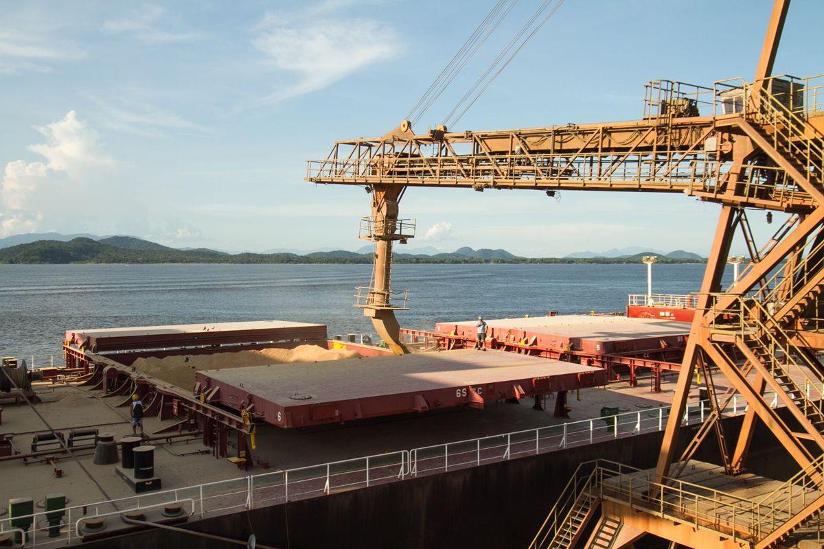 Balança comercial registra déficit de US$ 1,1 bilhão em janeiro