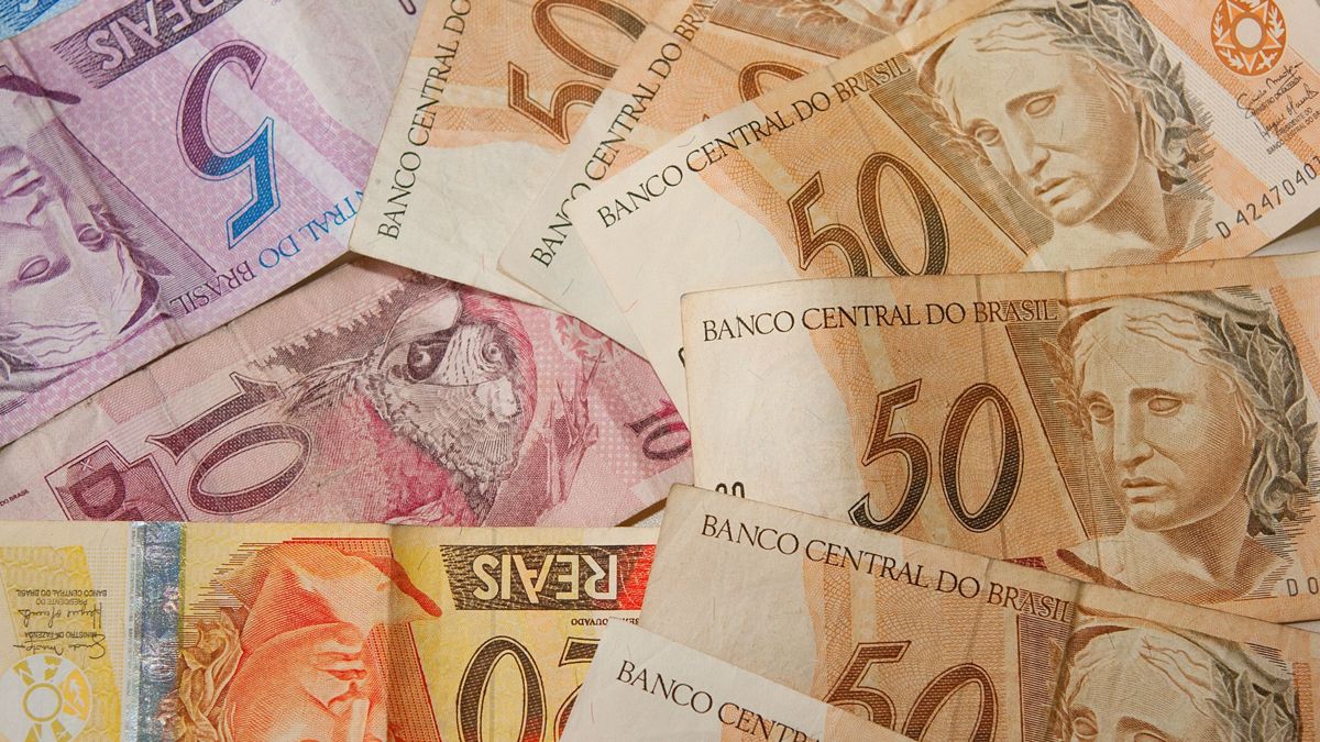 Poupança tem retirada recorde de recursos em janeiro