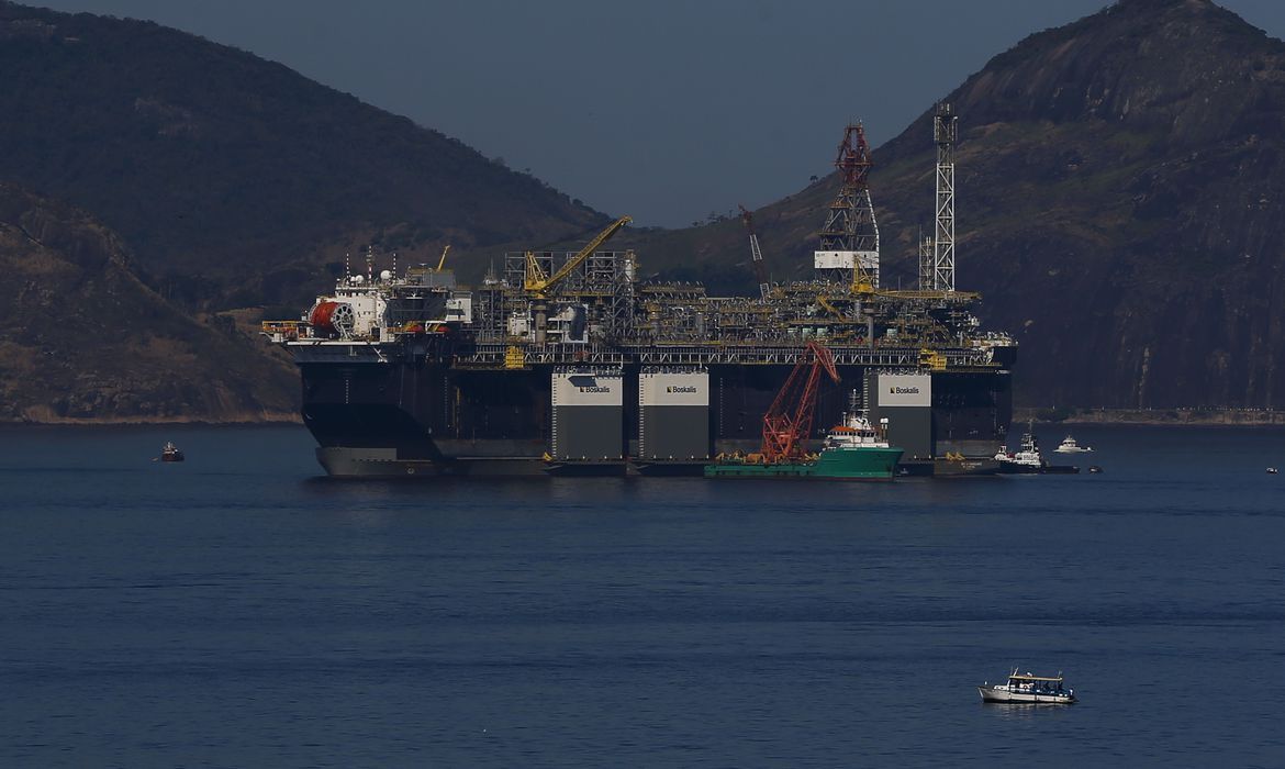 Balança comercial tem superávit de US$ 1,1 bilhão em fevereiro