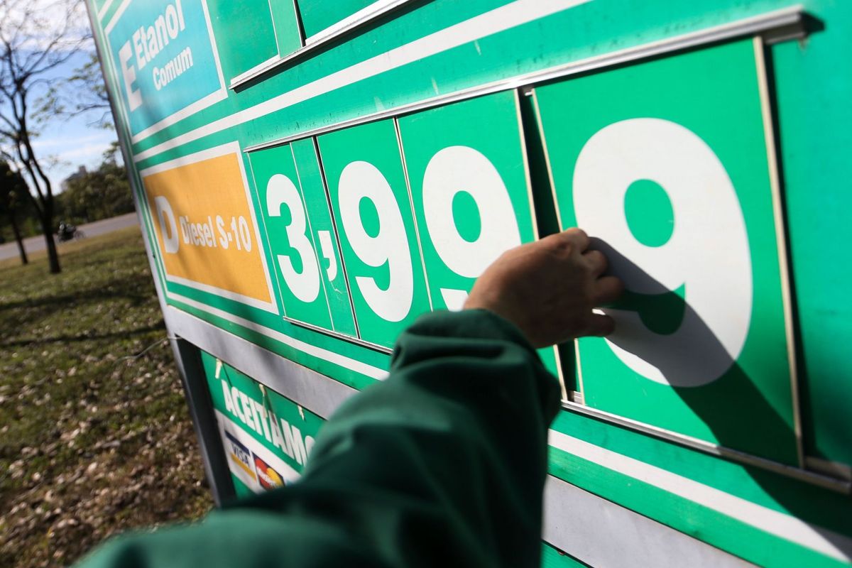 Governo zera PIS e Cofins do diesel e do gás de cozinha