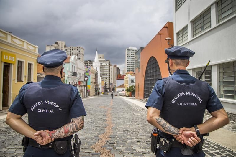 Curitiba decreta lockdown até 21 de março