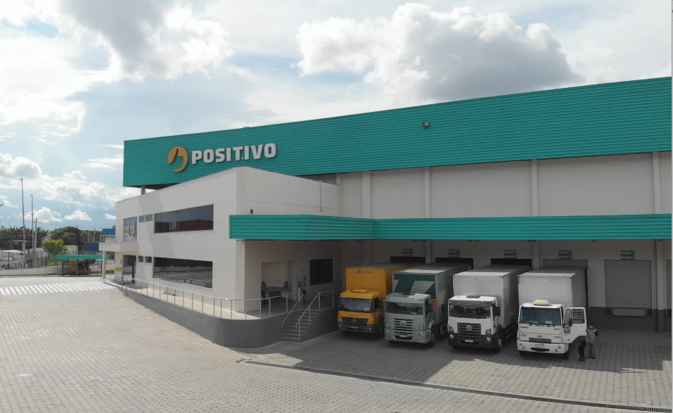 Positivo Tecnologia incorpora as operações da Compaq no Brasil