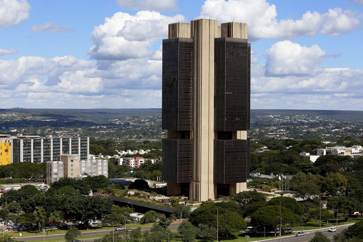 Copom eleva a taxa de juros para 3,5% ao ano