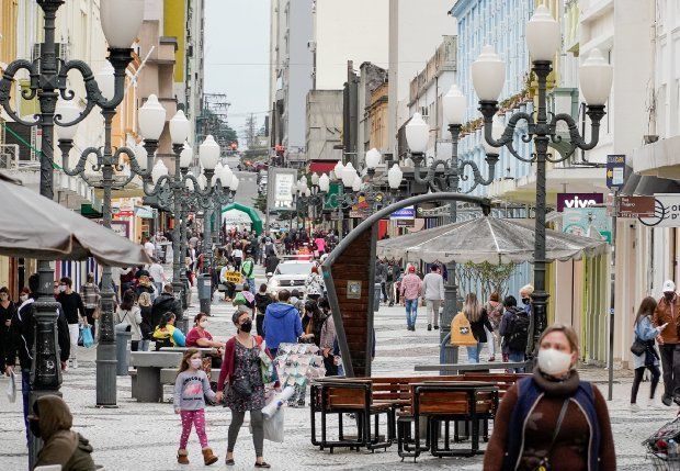 Santa Catarina permanece com 15 regiões em risco gravíssimo