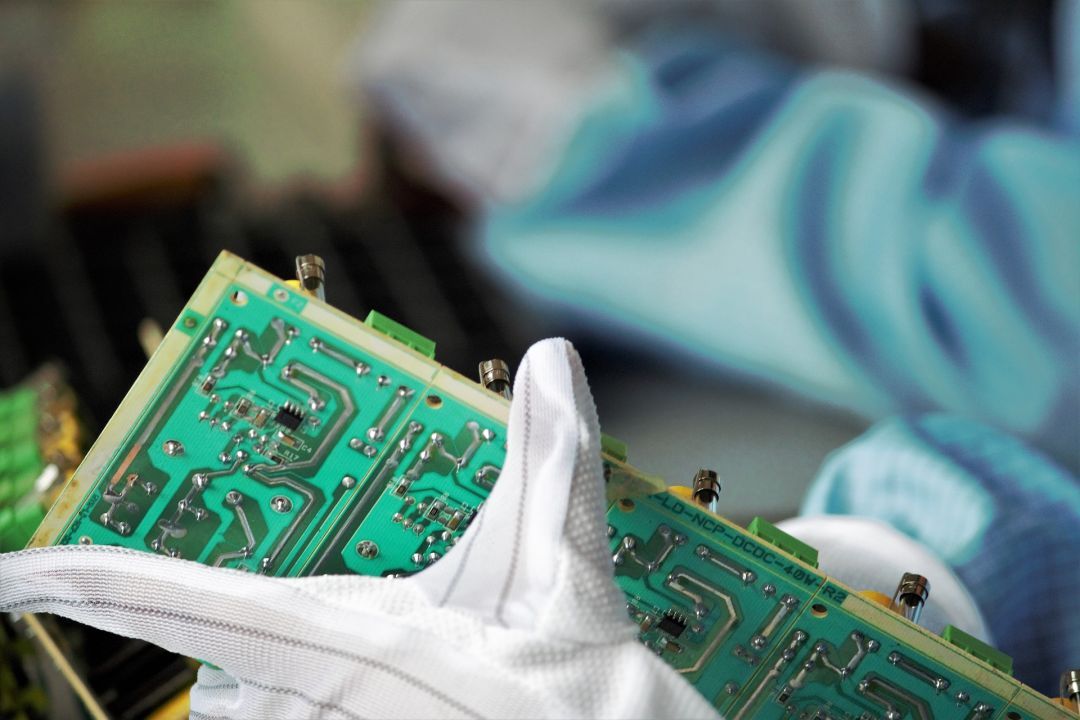 Falta de semicondutores prejudica produção de veículos em maio