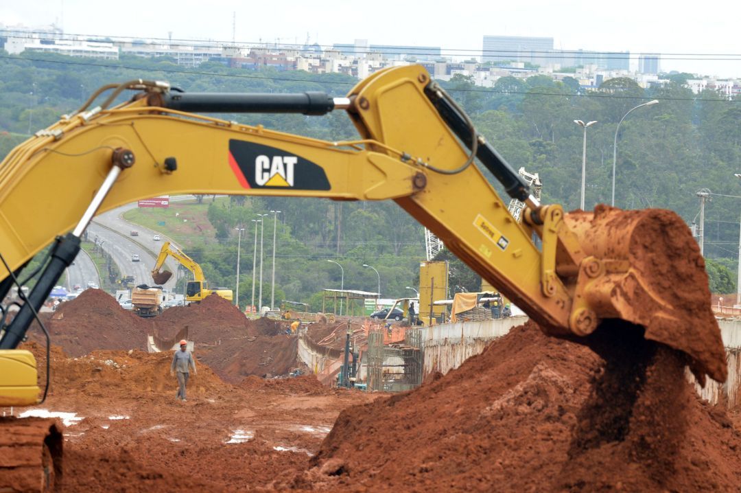 Vendas de máquinas e equipamentos caem 2,2% em outubro