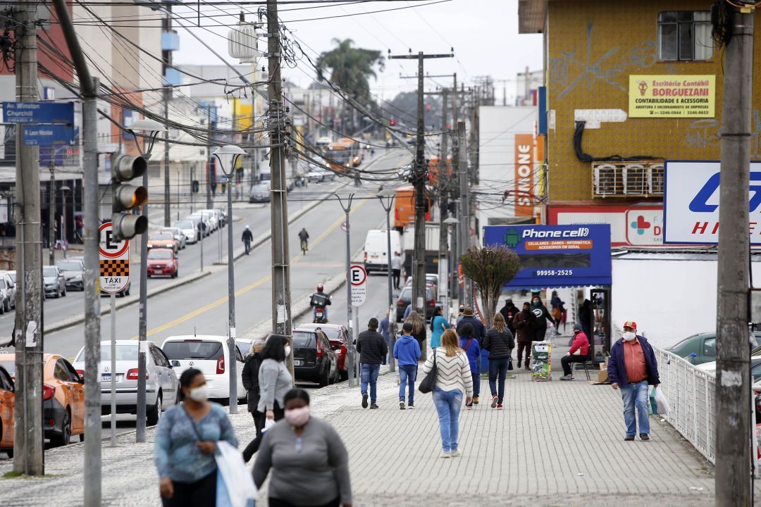 Número de famílias com contas atrasadas é o maior em 12 anos