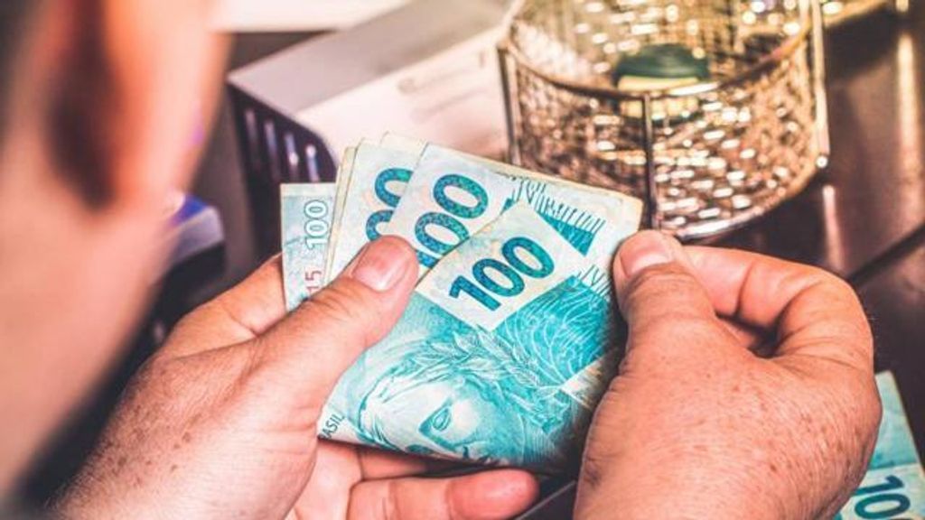 Endividamento e inadimplência voltam a bater recorde em abril