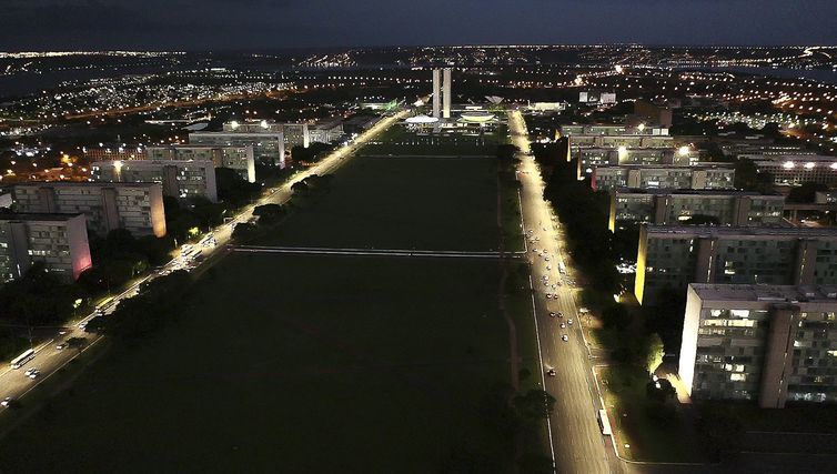Governo registra superávit recorde para meses de abril
