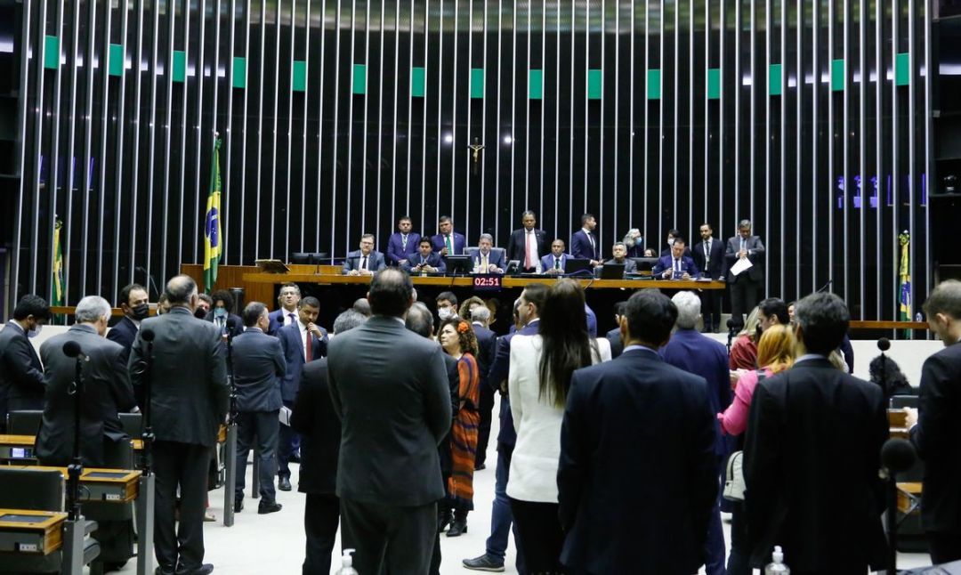Câmara conclui votação em primeiro turno da PEC dos benefícios sociais