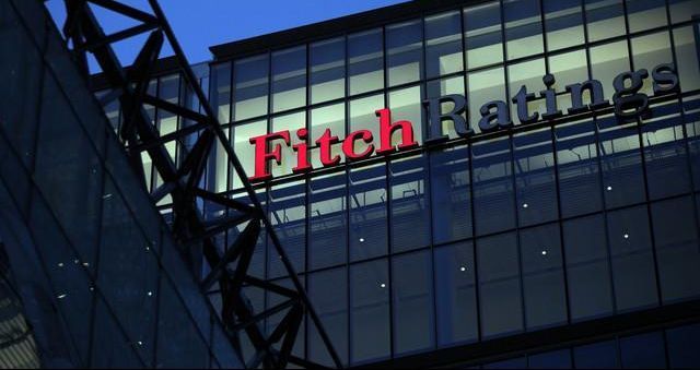 Fitch eleva perspectiva da nota do Brasil de negativa para estável