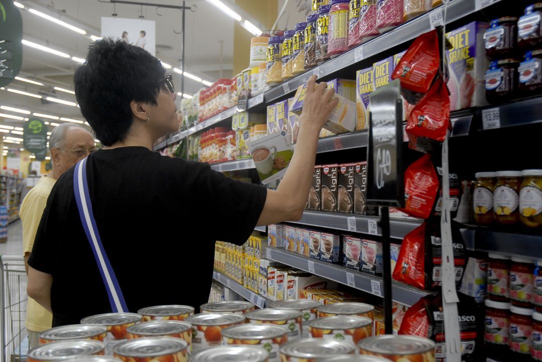 Varejo fecha primeiro semestre com alta de 1,4%