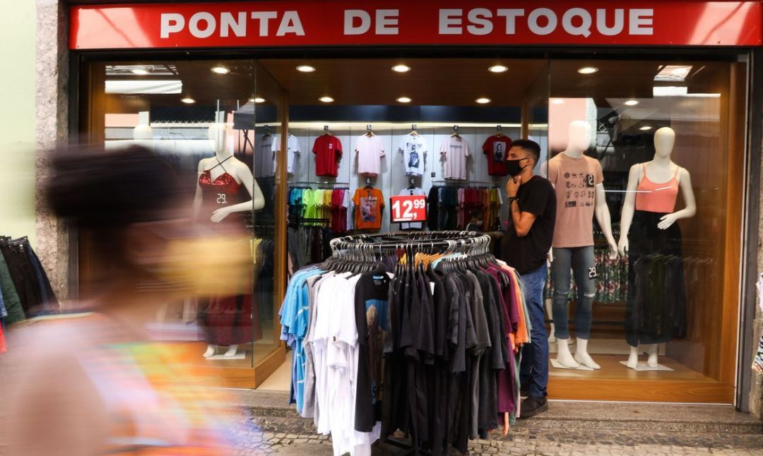 Otimismo do comerciante recua pela segunda vez com desaceleração das vendas