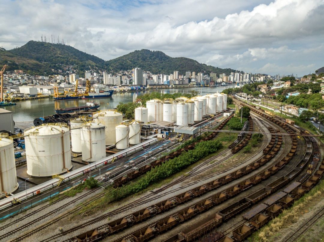 Quase 40% das indústrias mudariam operação de rodovia para outro modal