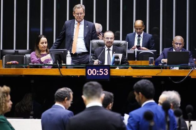 Lobby é regulamentado. Proposta será enviada ao Senado