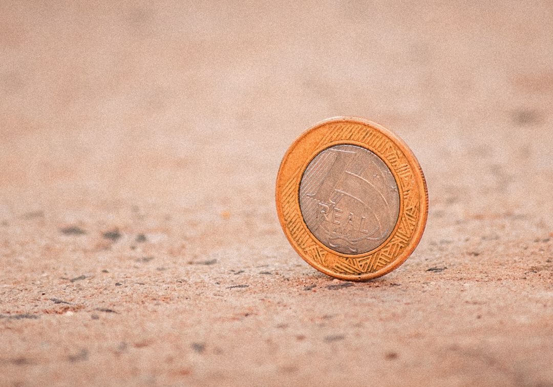 Consumidor deve priorizar pagamento de dívidas com 13º salário