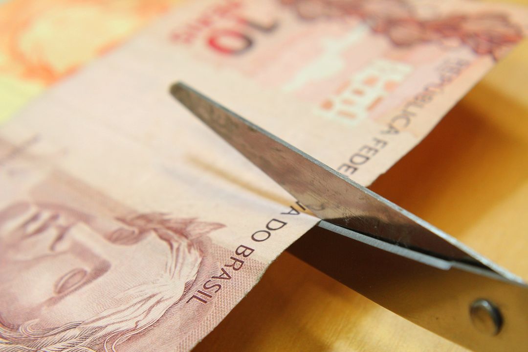 Famílias e empresas pagaram juros mais altos em 2022