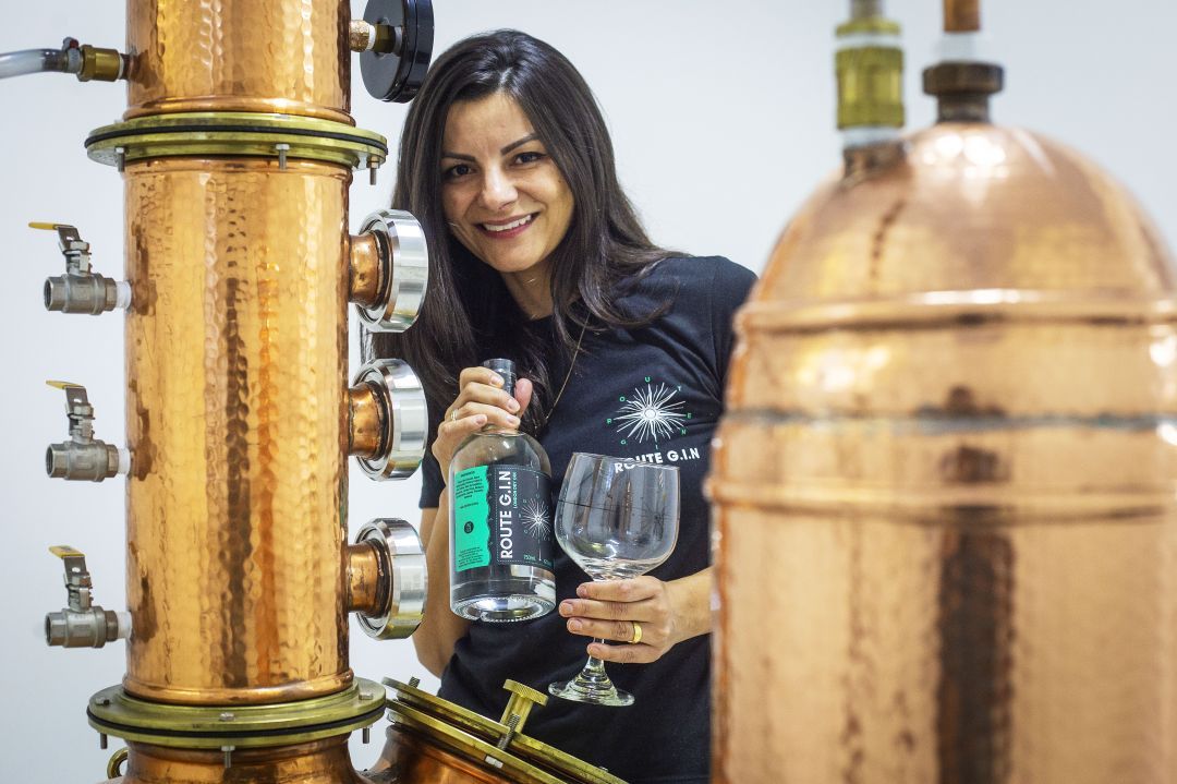Primeira mulher produtora de gim do país vive no Sul