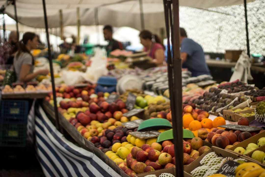Saiba quanto cada classe social gasta com alimentação