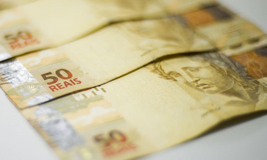 Governo vai bloquear R$ 1,7 bilhão do orçamento