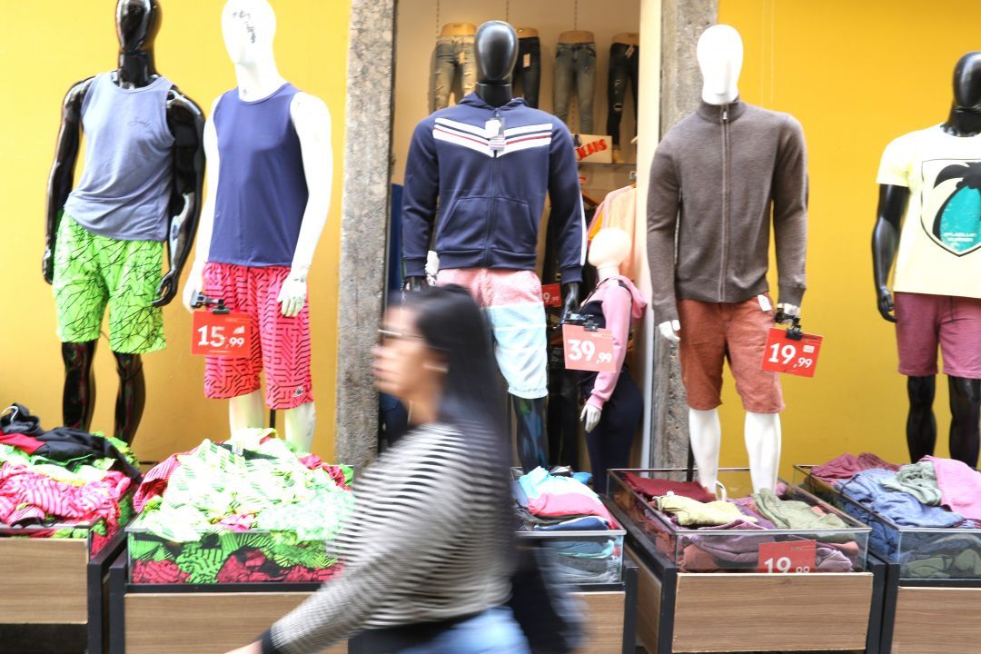 Otimismo do comércio volta a cair em maio