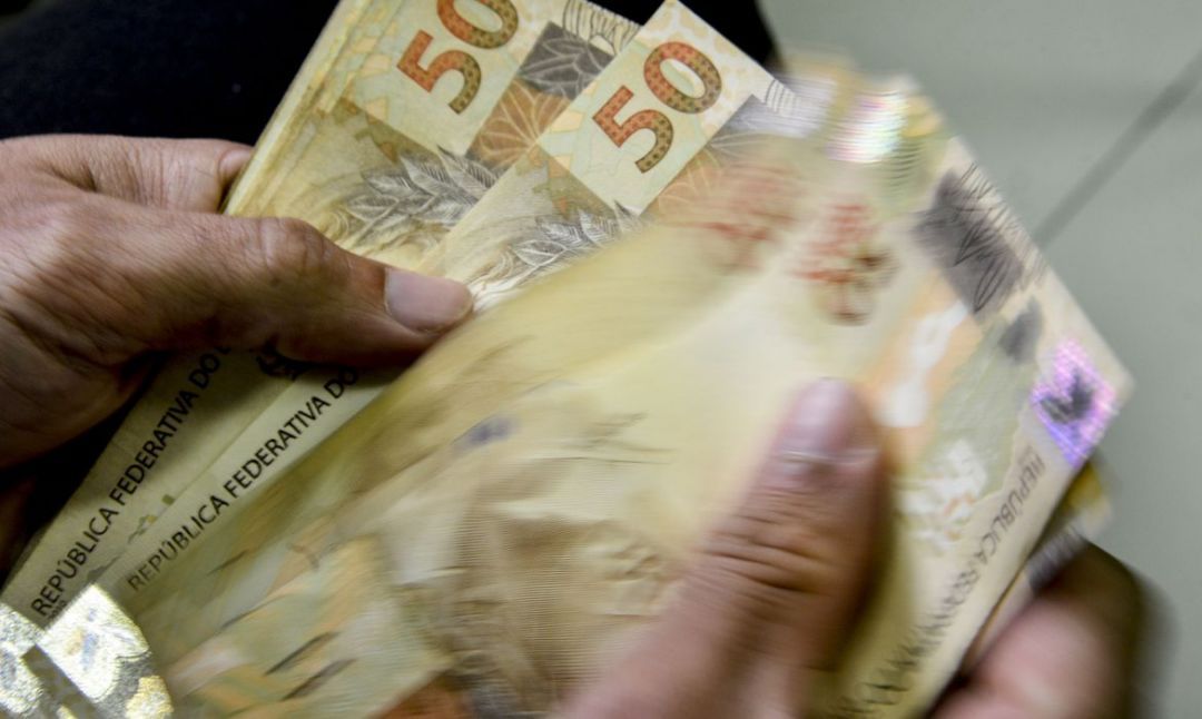 Brasileiros ainda não sacaram R$ 7 bilhões de valores a receber