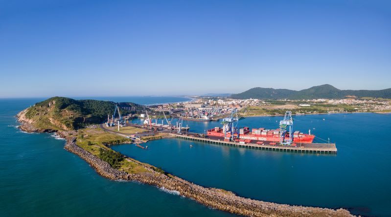 Porto de Imbituba volta a receber linha internacional