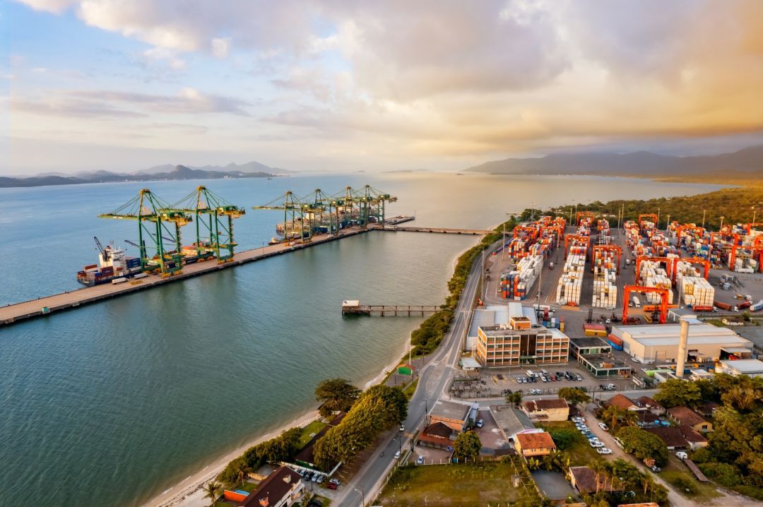 Movimentações no Porto Itapoá crescem 18% no primeiro semestre