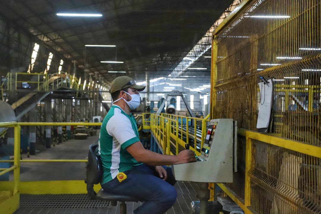 Desemprego recua a 7,9% no trimestre encerrado em julho