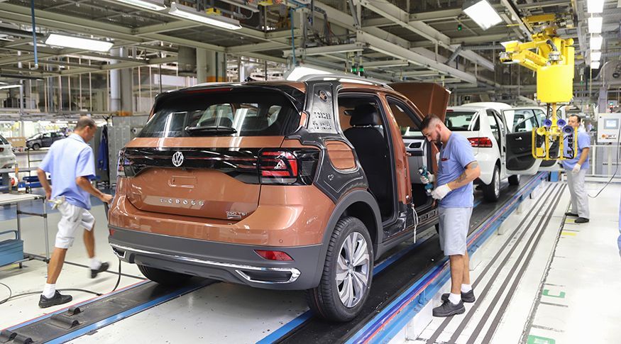 Produção industrial recua 0,6% em julho