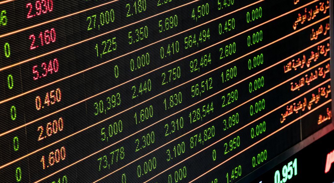 Como equilibrar a renda fixa e variável durante a queda de juros