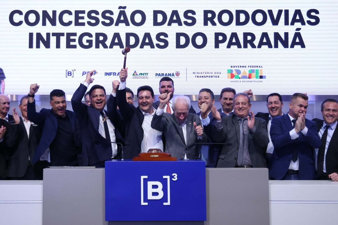 Leilão do lote 2 de concessões das rodovias do Paraná garante pedágio 56% mais barato