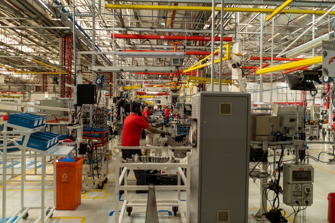 Indústria precisa investir R$ 456 bilhões por ano para recuperar produtividade