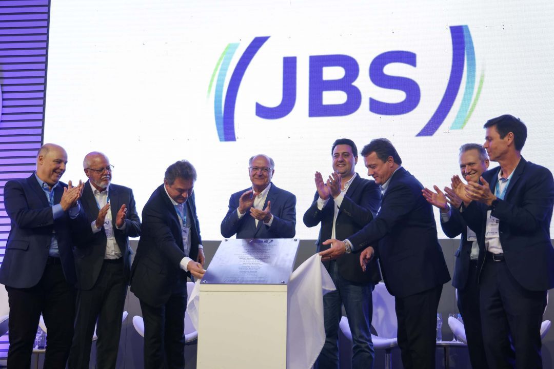 Grupo JBS pretende investir R$ 15 bilhões no Brasil
